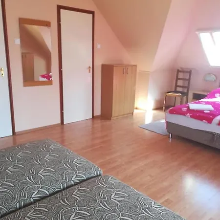 Karika Vendeghaz Privat bolig *