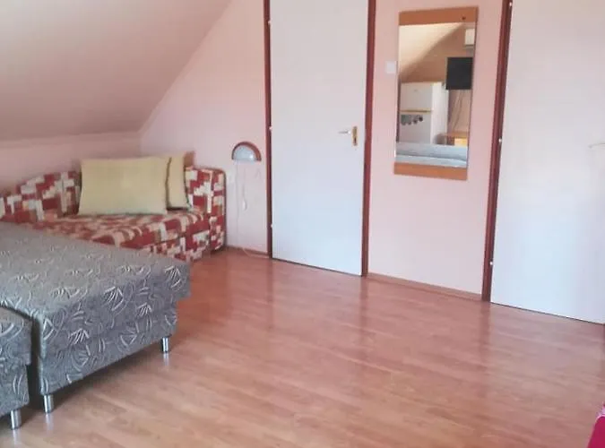 Gazde/Camere de închiriat Karika Vendeghaz Hajdúszoboszló