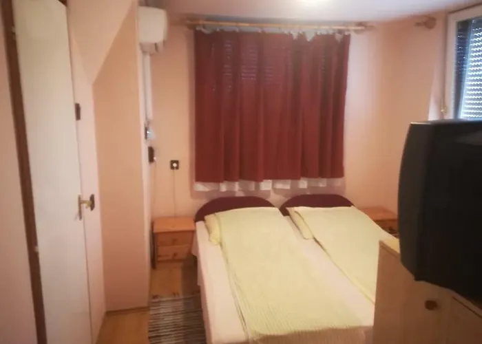 Gazde/Camere de închiriat Karika Vendeghaz Hajdúszoboszló